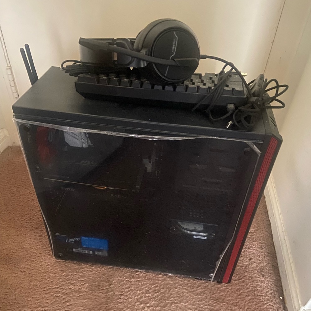Thought I’d try PC gaming, I’m bad lol don’t be afraid to throw an offer!!!